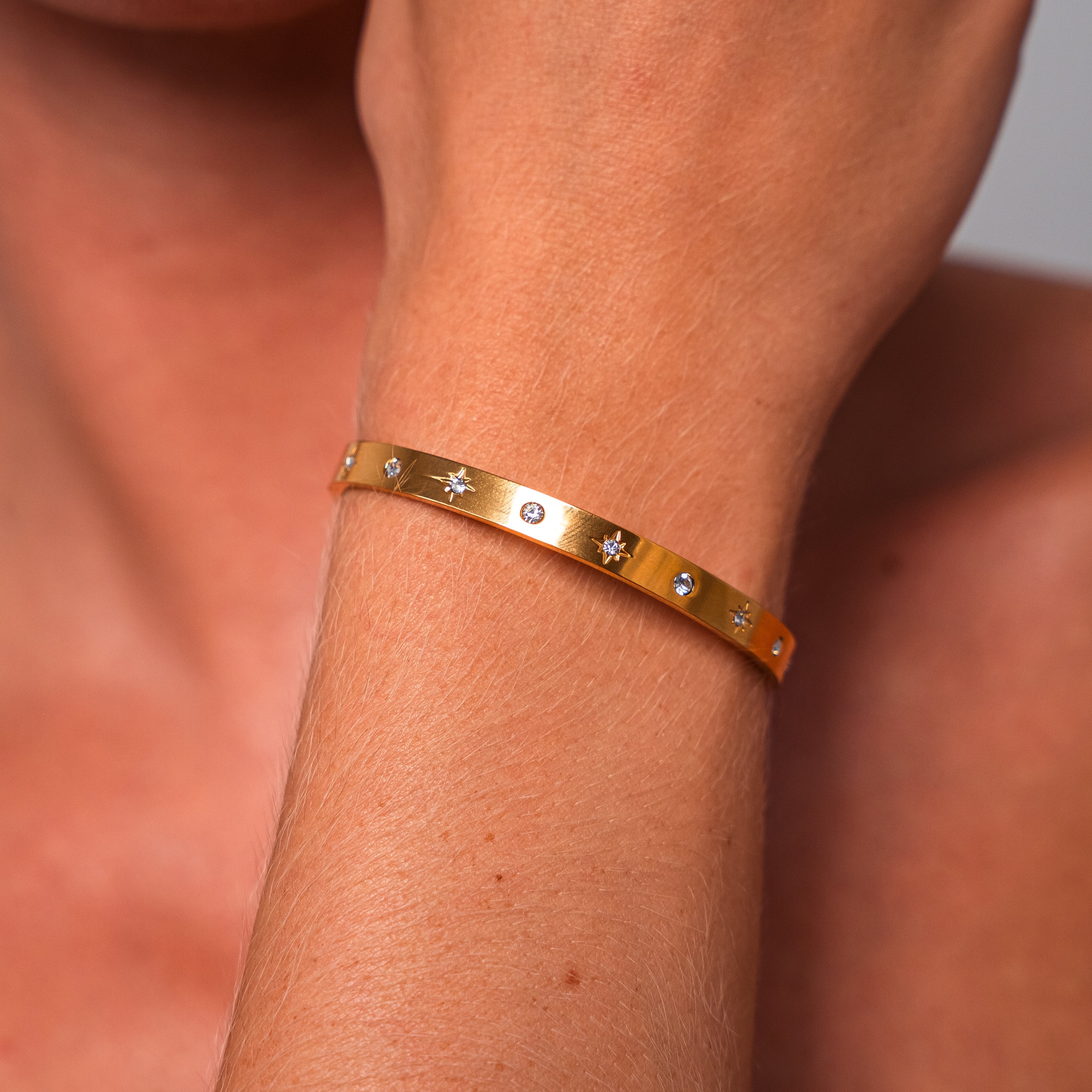 Armbånd av krystall