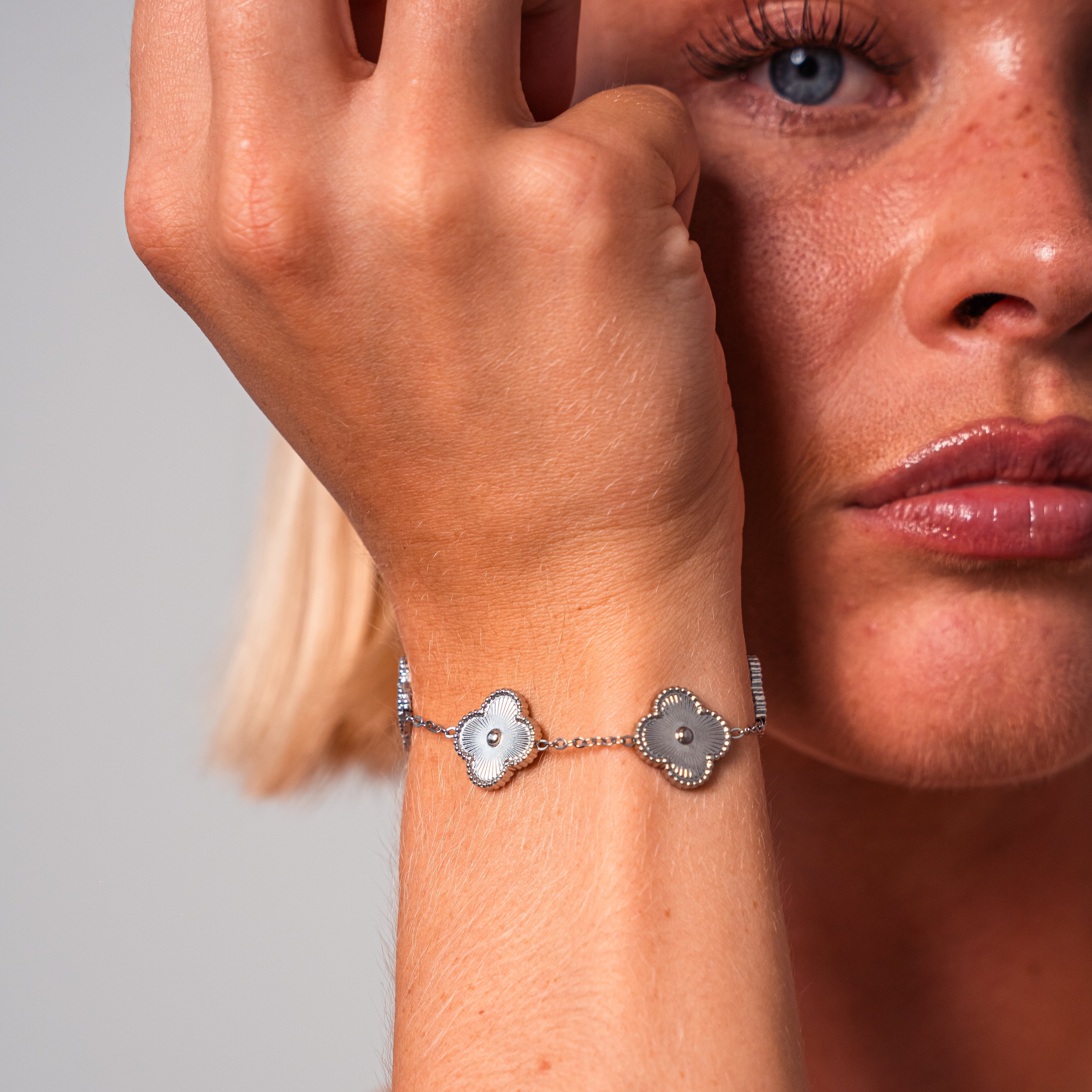 Kløverarmbånd