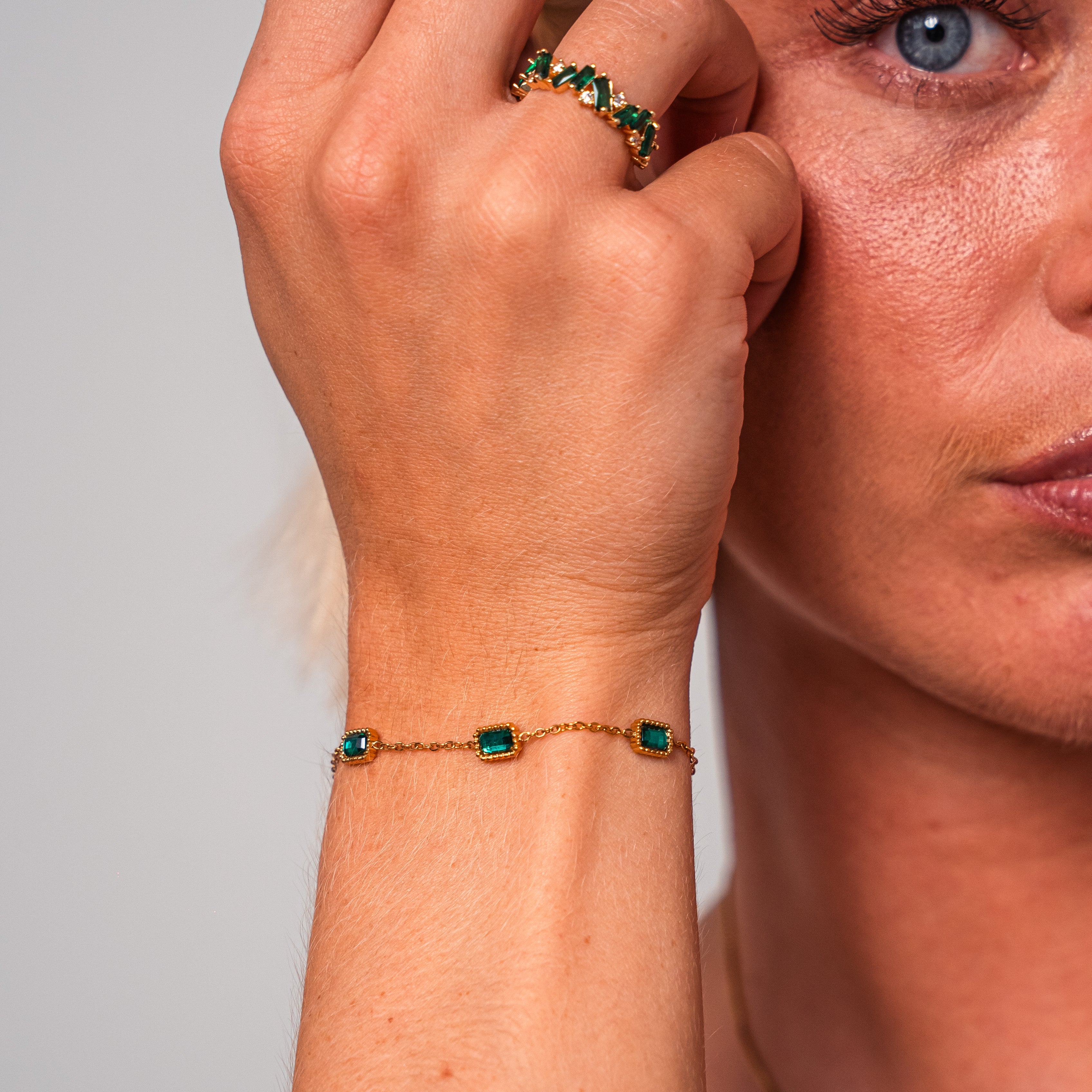 Smaragd Treenighets-armbåndet