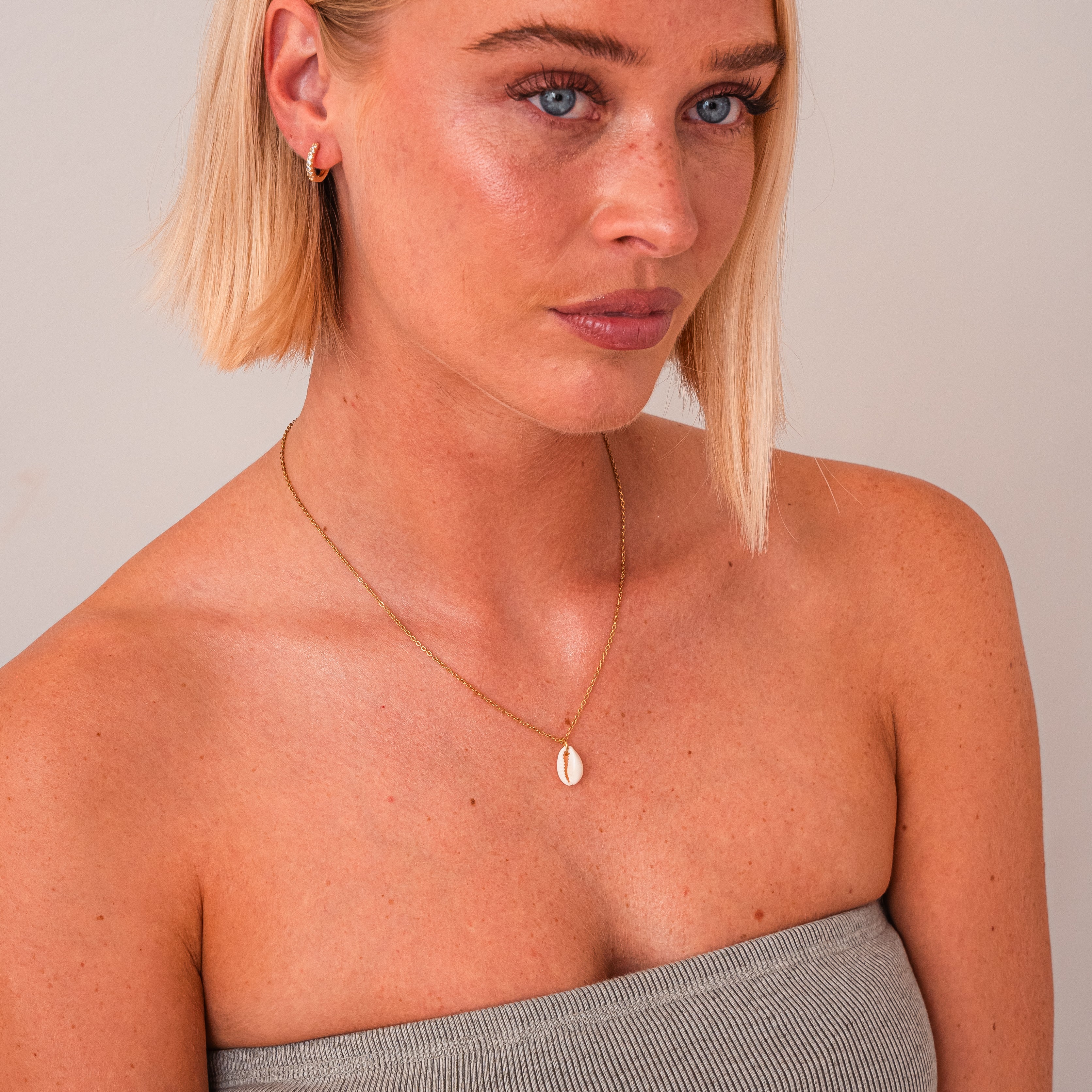 Halskjede med Kauri-skjell